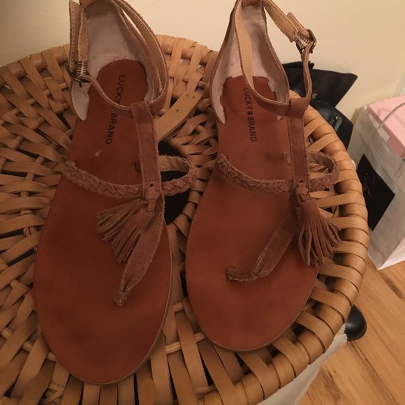 Tan sandals - Picture 1 of 4